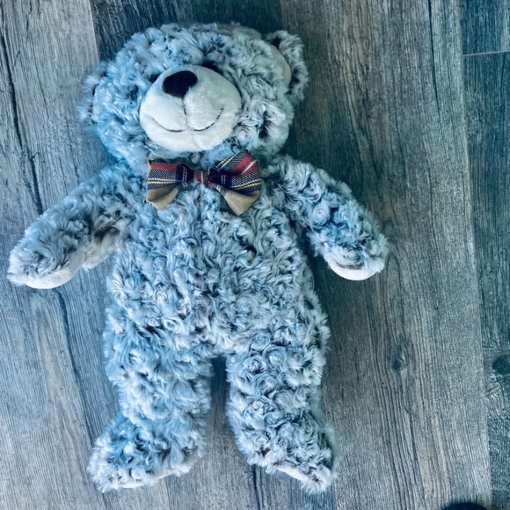 FAO Schwartz 2017 plush bear bow tie